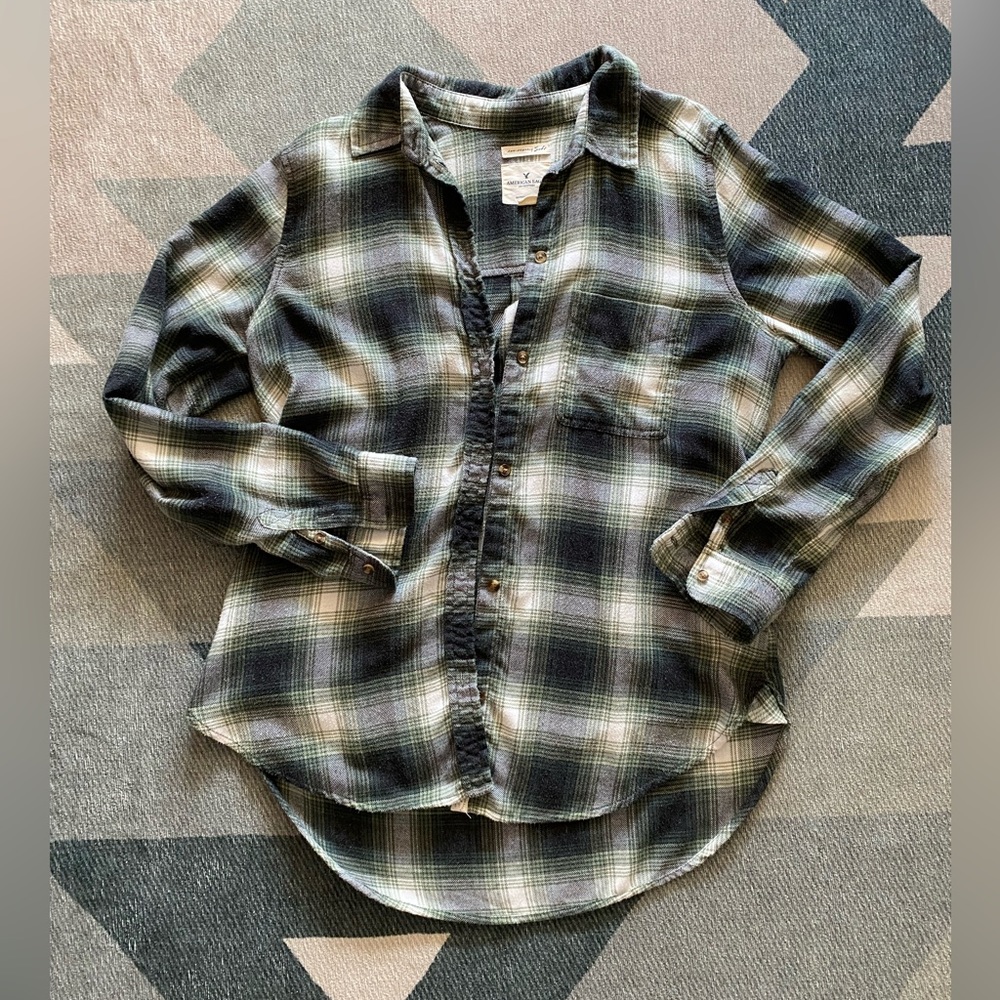 American Eagle Outfitters amazingly soft plaid flannel, Women’s M